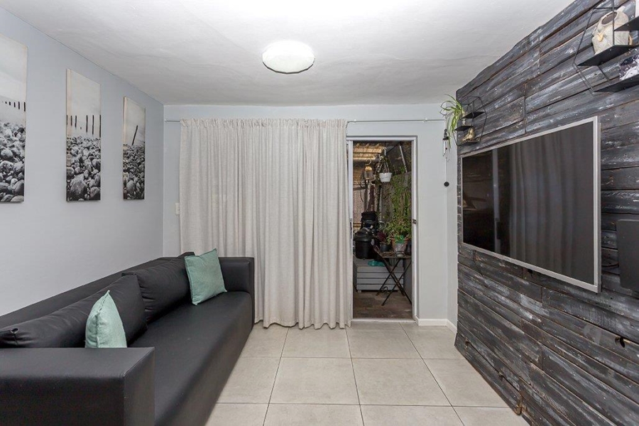 2 Bedroom Property for Sale in Table View Western Cape